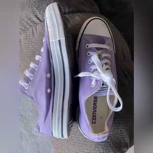 Converse, sized 7.5